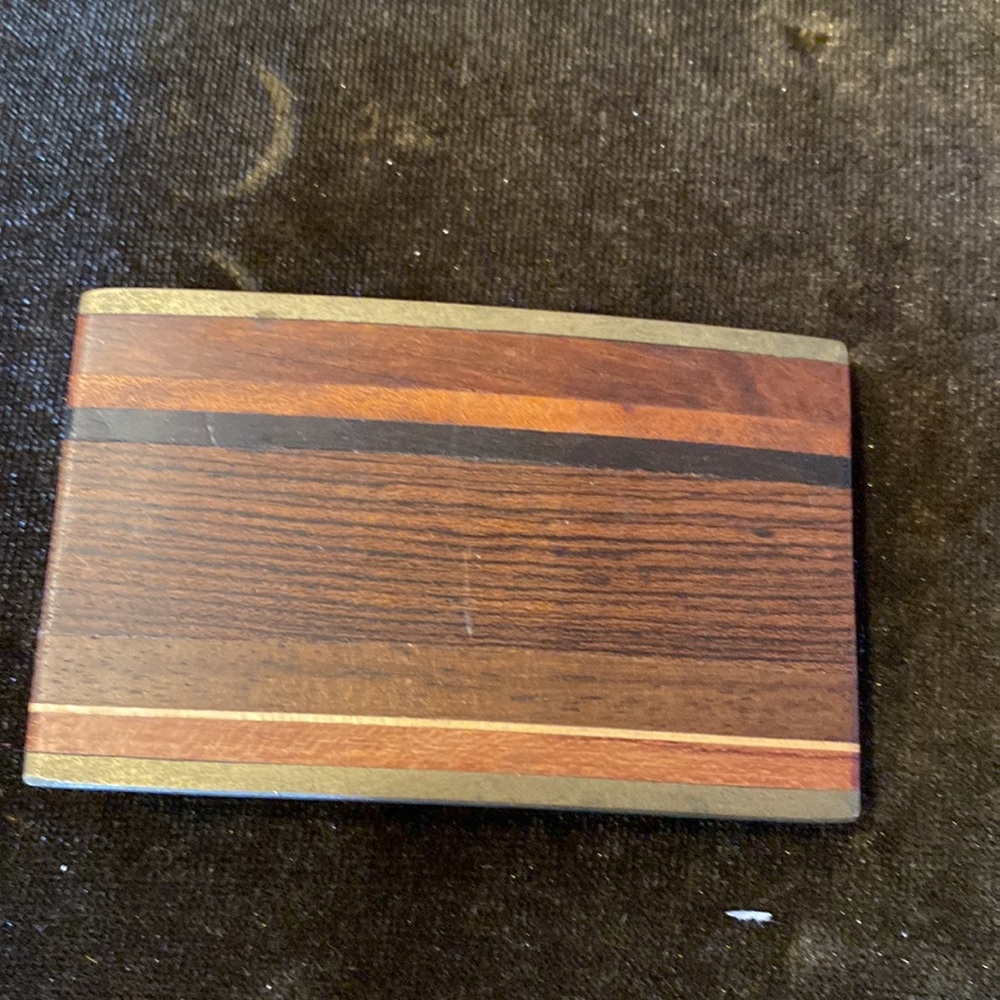4 Assorted Belt Buckles - Picture 6 of 9